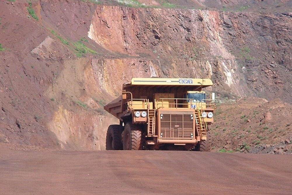 Ore_truck_emerging_from_main
